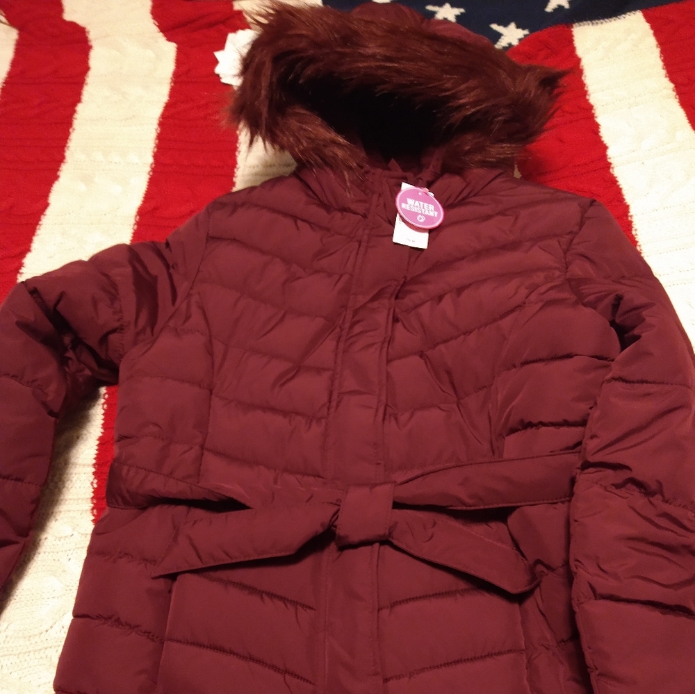 New  beautiful Children places XXL puffer coat with fur hoodie, cranberry color.
